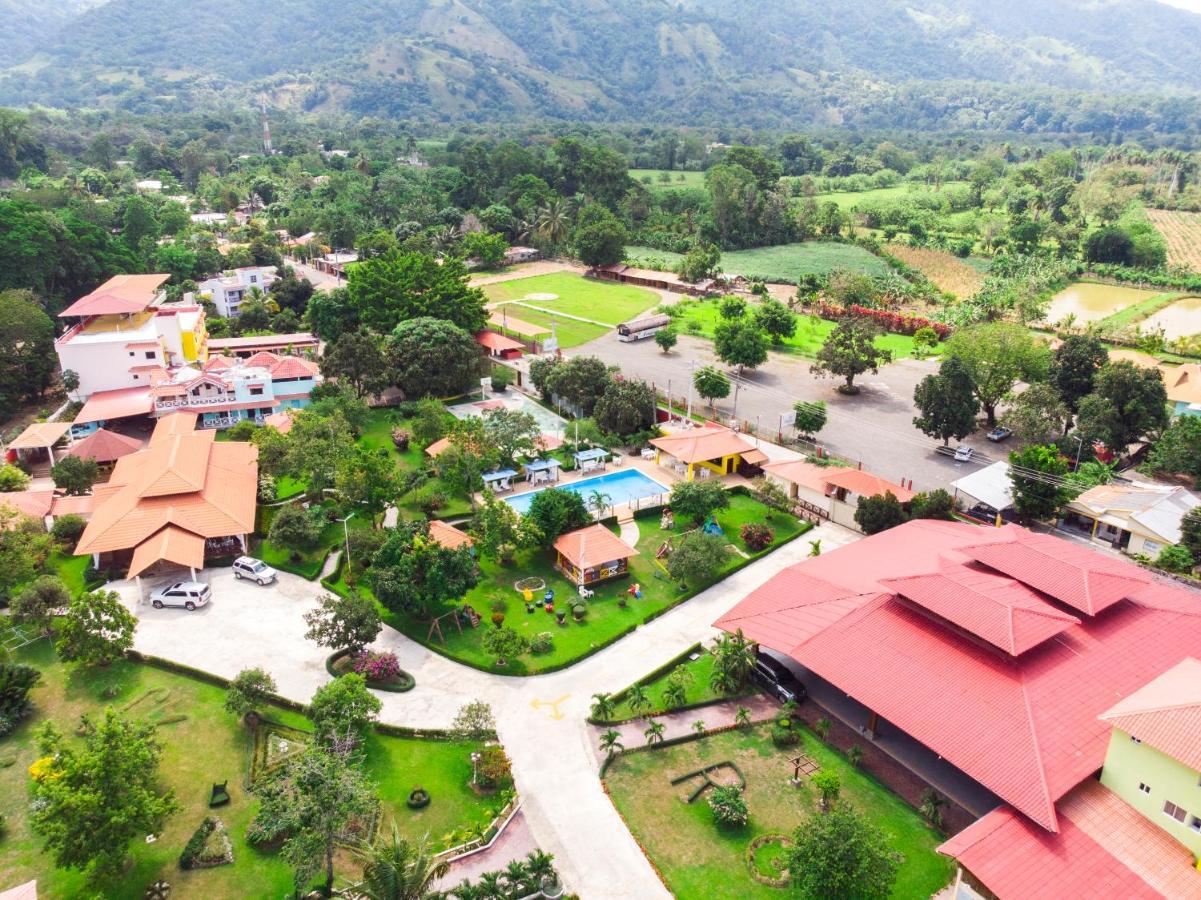 Deluxe Suites Guacamayos - Eco-Lodge & Swimming Pool Bonao 外观 照片