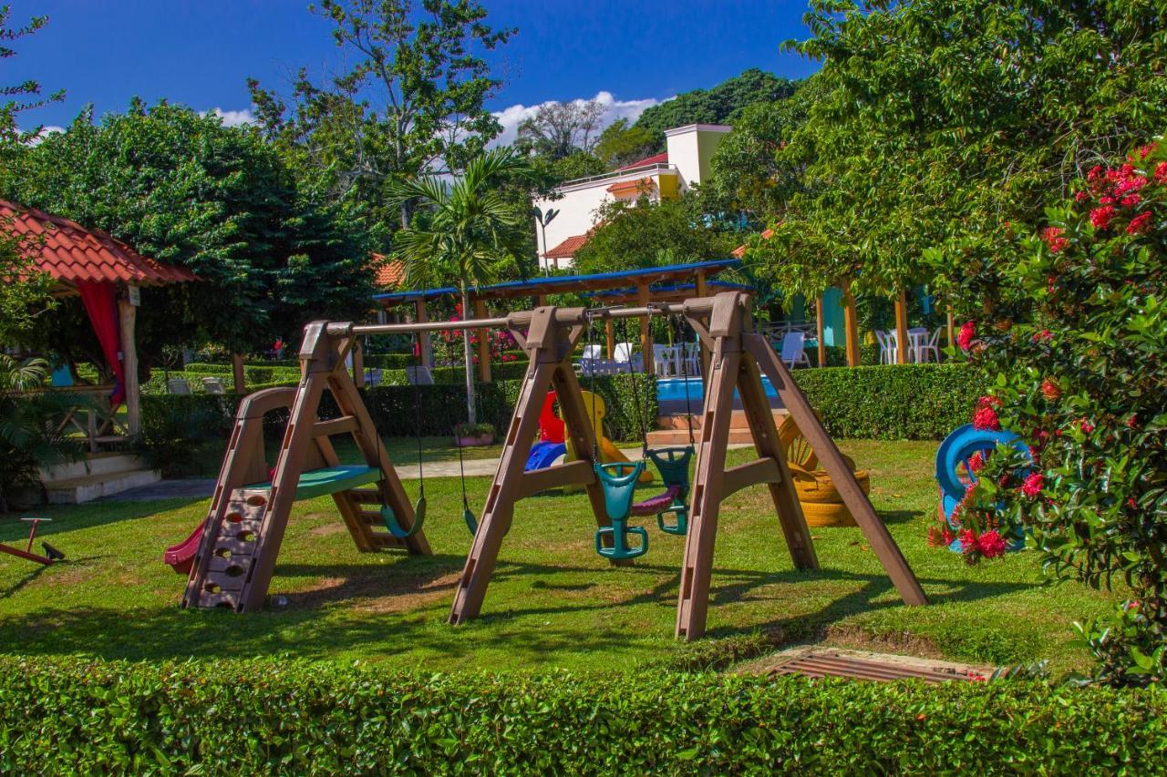 Deluxe Suites Guacamayos - Eco-Lodge & Swimming Pool Bonao 外观 照片