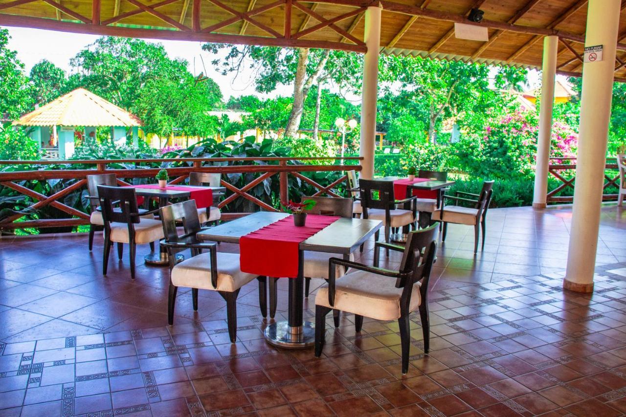 Deluxe Suites Guacamayos - Eco-Lodge & Swimming Pool Bonao 外观 照片