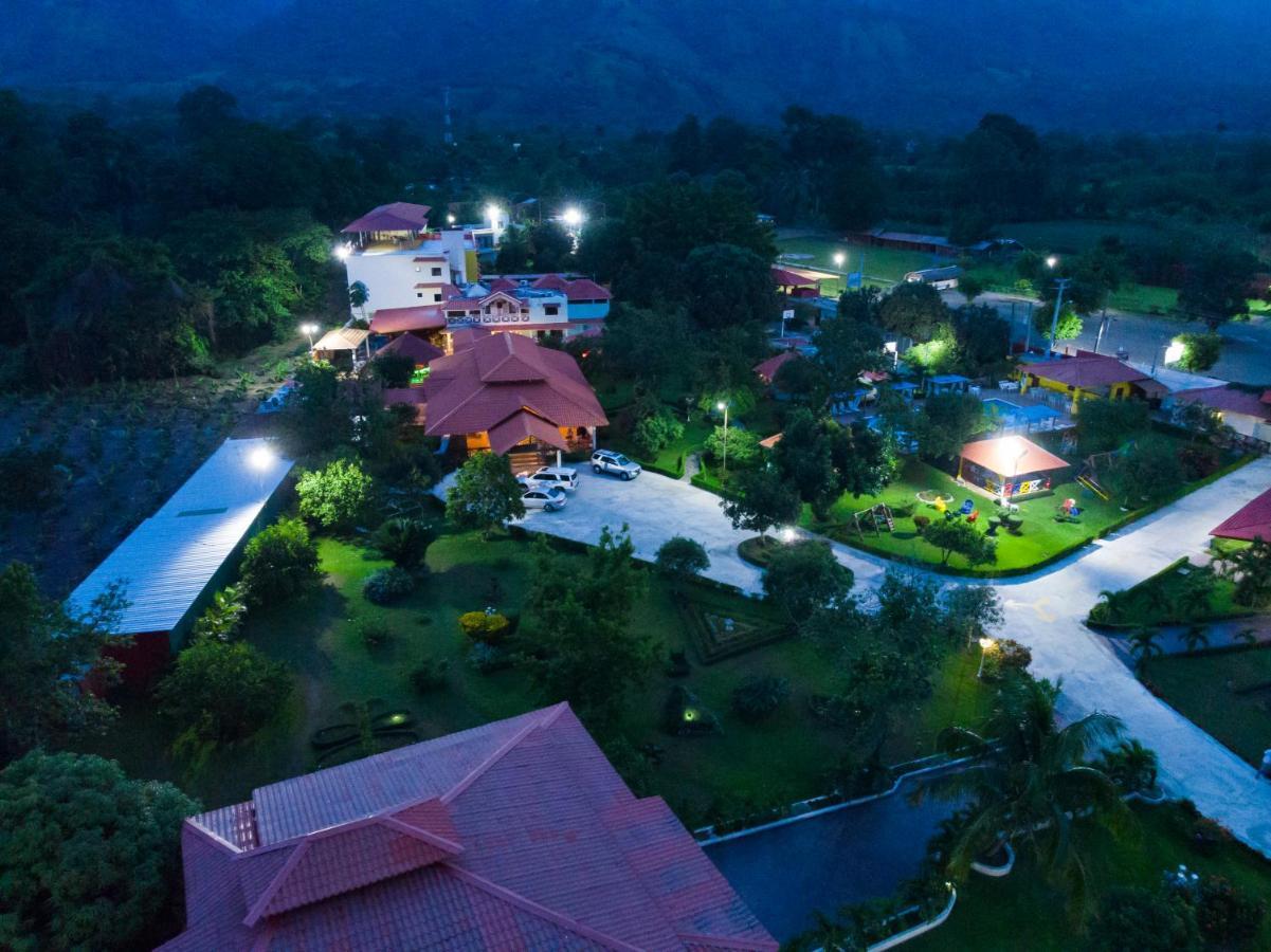 Deluxe Suites Guacamayos - Eco-Lodge & Swimming Pool Bonao 外观 照片